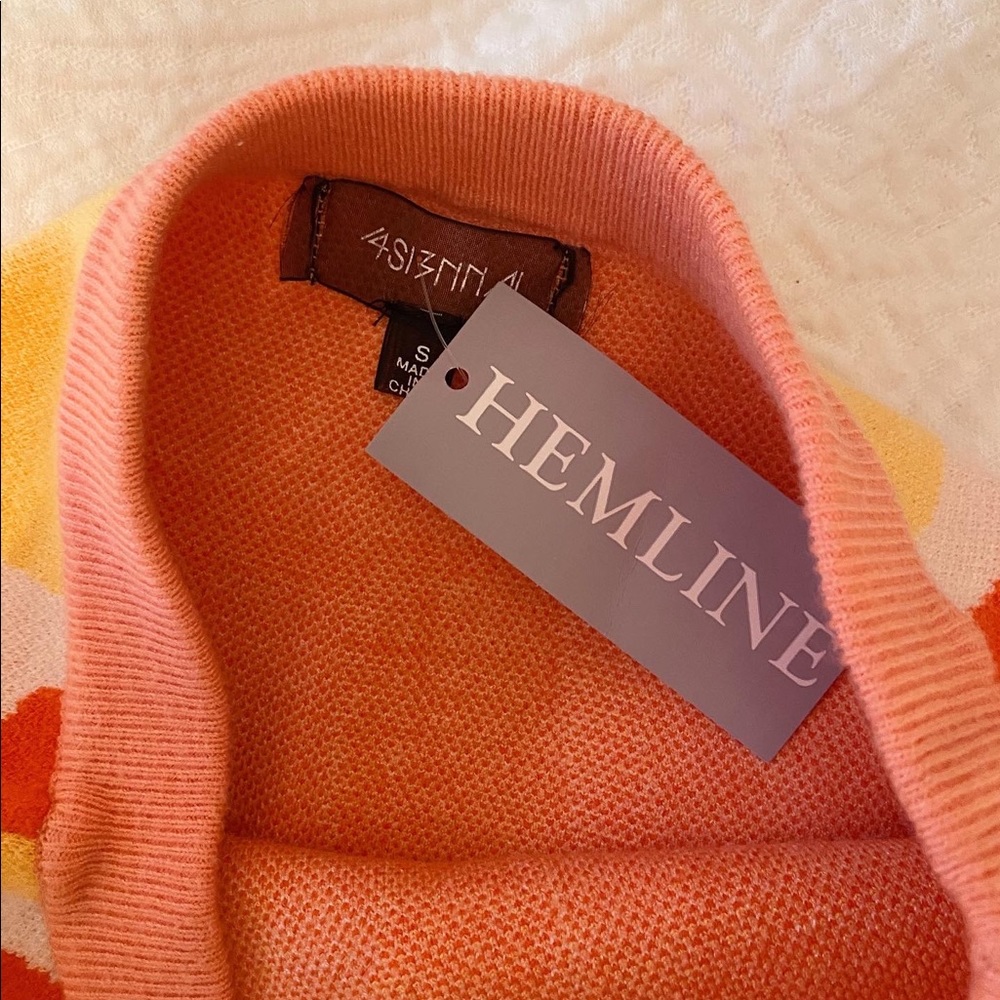 Hemline size small skirt